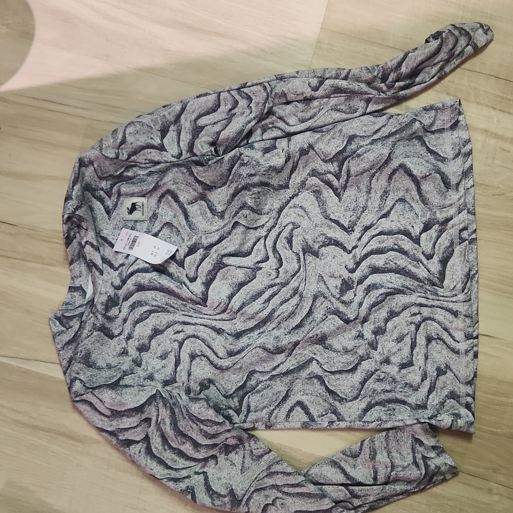 Abercrombie active shirt